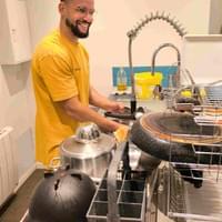 La vaisselle en sourire