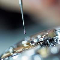 內部機芯零件全面上油