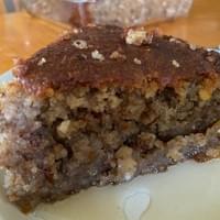 Walnut pie w aromatic cinnamon  sirop