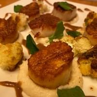 Caramelized scallops w cauliflower 