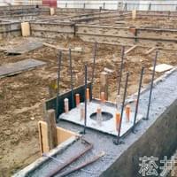 地樑灌漿拆除板模