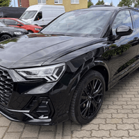 AUDI Q3 e-tron