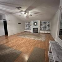 Huge Livingroom w/Fireplace