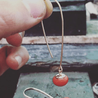 Boucles d'oreilles or jaune 750/°°° et Corail