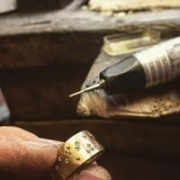 Tous nos bijoux sont fabriqués à la main 