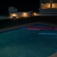 filitototo - vista piscina noche