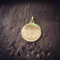 Médaille la Vierge à l'Enfant en or jaune  
