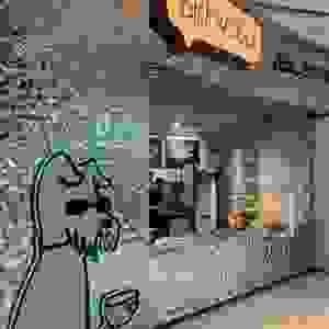 320