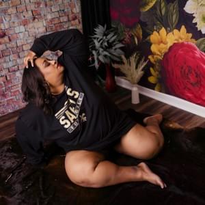 Boudoir in hoodies