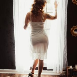 Boudoir in white dress