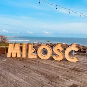 Napis MIŁOŚĆ na weselu  - w WInnica Nawrot