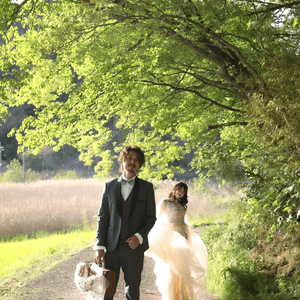 自然豊かなシチュエーションでウェディングフォト