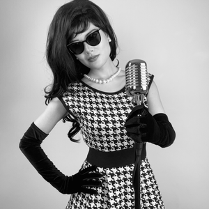 "Be my baby" as a girl from the 60's