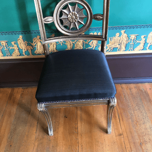 Silla con pan de plata estilo Regencia del año 1800 al 1830