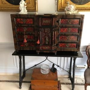 Bargueño de ébano y carey estilo barroco del año 1600 al 1690