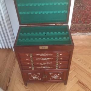 Cubertera de caoba con incrustaciones de nácar estilo moderno del 1890 al 1914