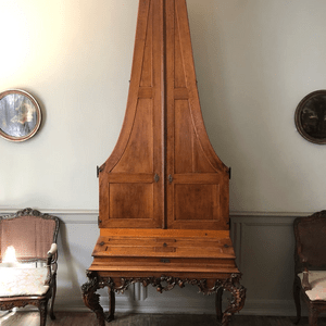 boureau de nogal aproximadamente del año 1700