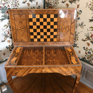 Mesa de juego estilo Luis XV 