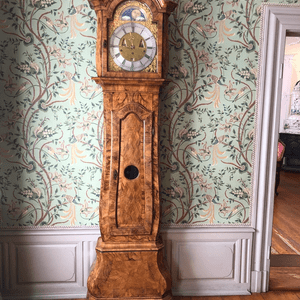 Reloj de pie estilo flamenco del siglo XVIII