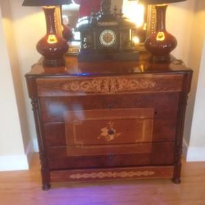 Cómoda holandesa estilo neoclasico