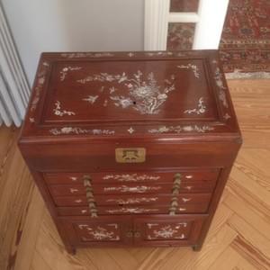 Cubertera de caoba con incrustaciones de nácar estilo moderno del 1890 al 1914