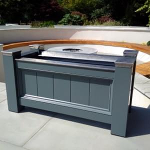 No.3 capped leg trough with skinny vertical planking