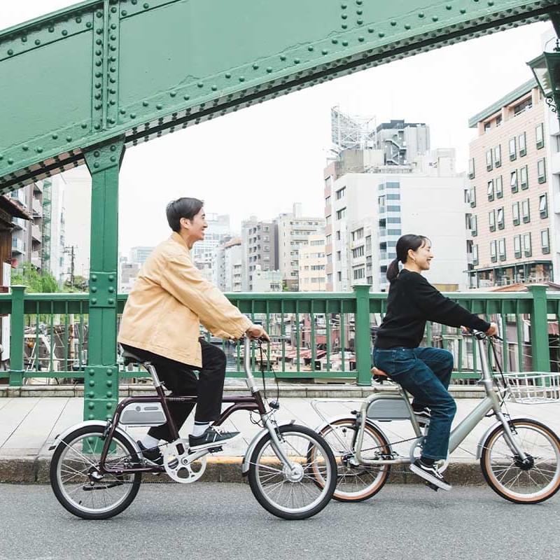 With a compact 1.3kg battery, you can travel up to 100km.