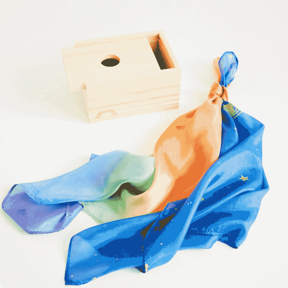 木製拉拉箱 + 迷你絲巾探索組 The Wooden Pull Box with Mini Playsilks