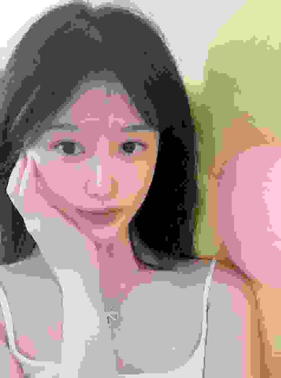 刚毕业女学生