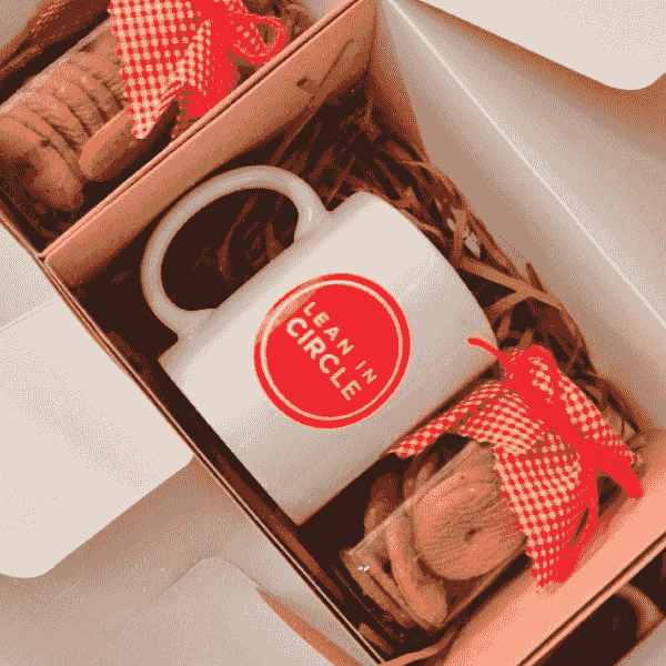 Taza vidrio, frasco galletas   