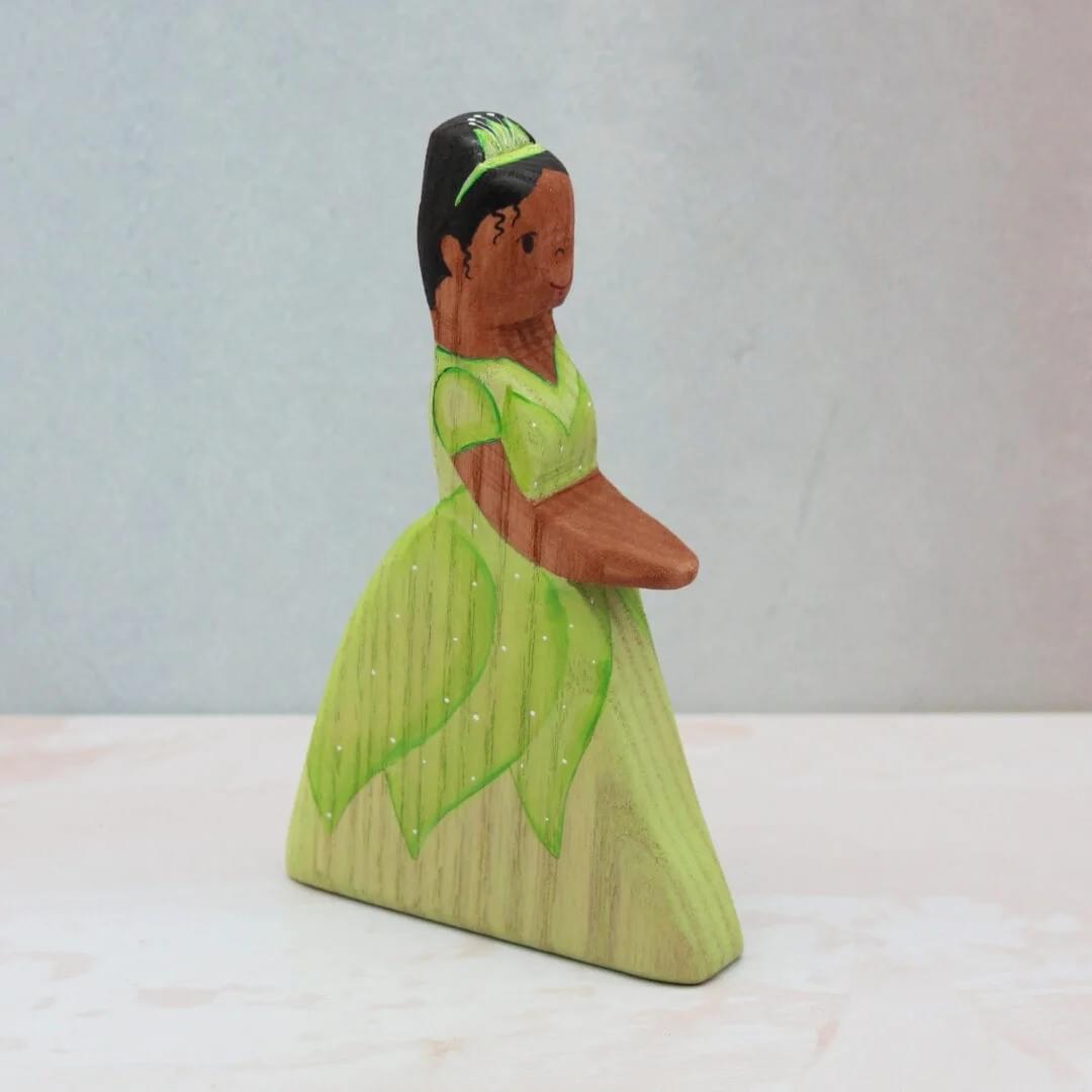 《限量版人偶》青蛙王子公主 The Princess and the Frog Wooden Princess Figure / Limited Edition
