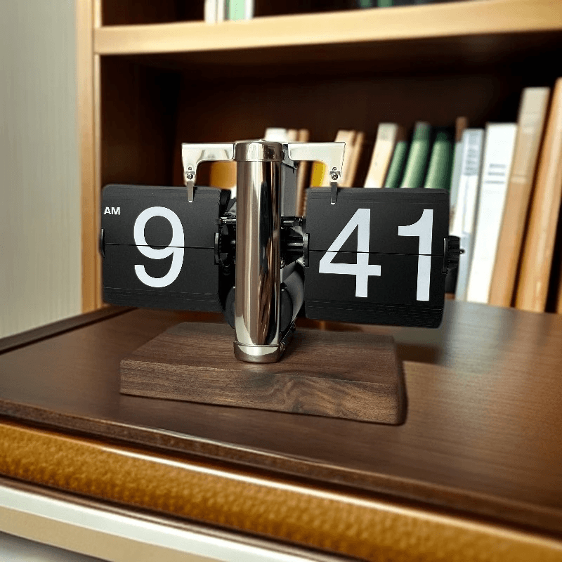Retro Page-Flip Desk Clock, Mechanical Calendar Display for Home Office, Perfect Decor Piece