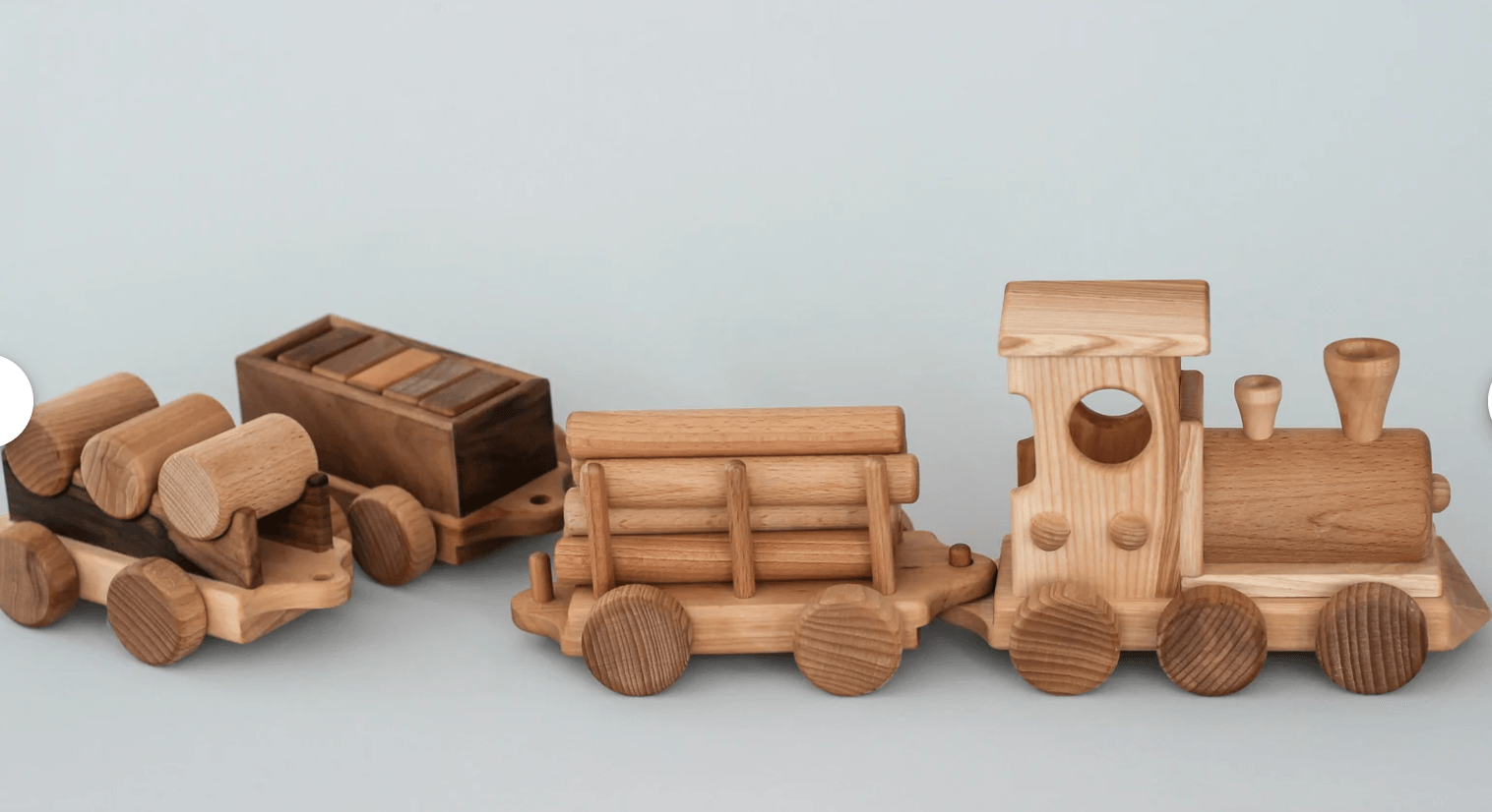 大型復古木製火車組(附四節車廂)Wooden Train on wheels with carriages