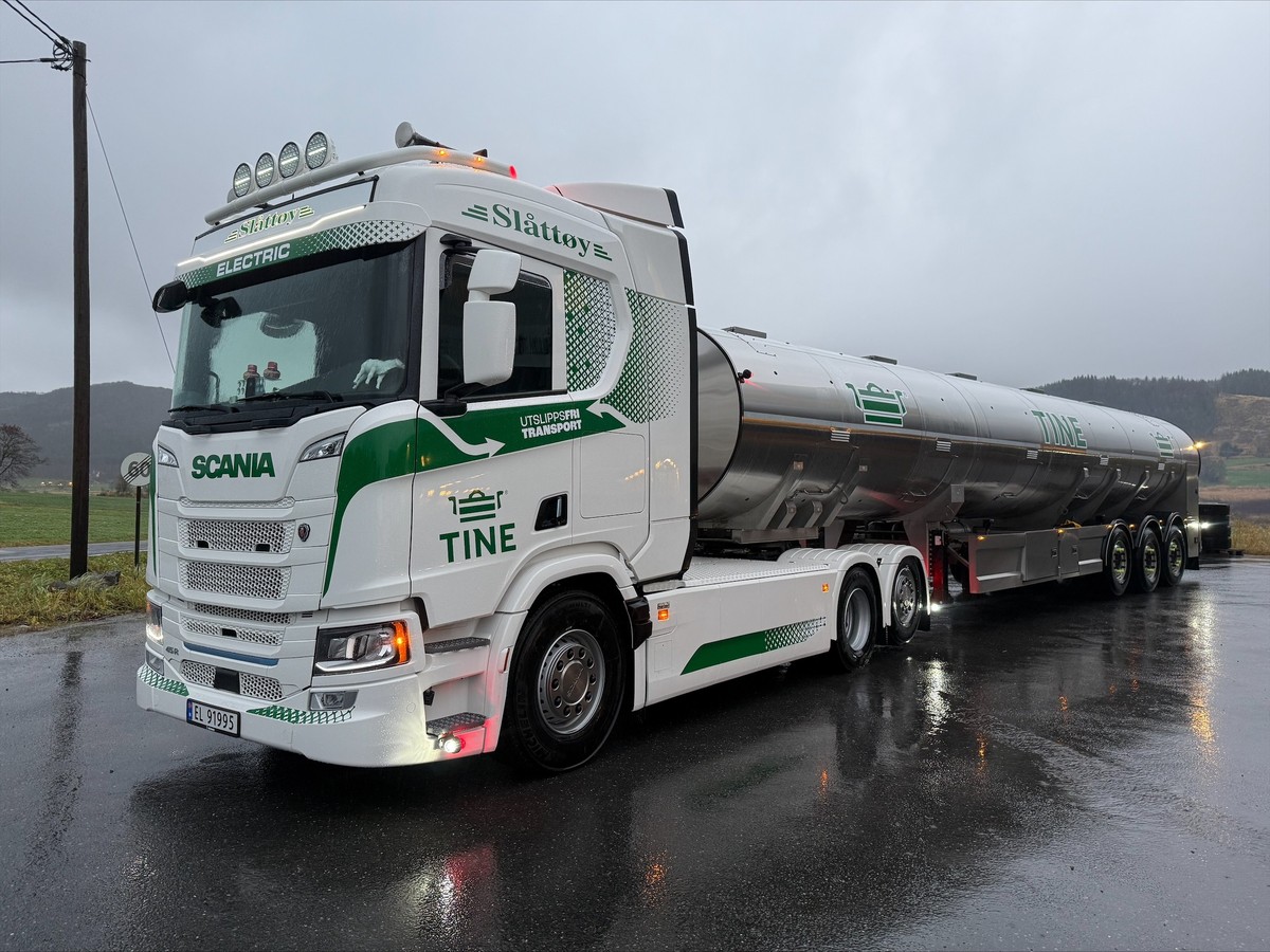 Elektrisk Scania-trekkvogn med TINE-tank