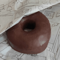 チョコレートドーナツ