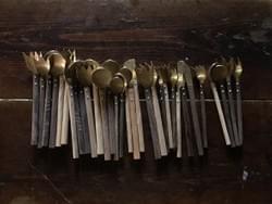 木の柄のカトラリー