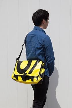 Re:loop 阪神高速」横断幕バッグ