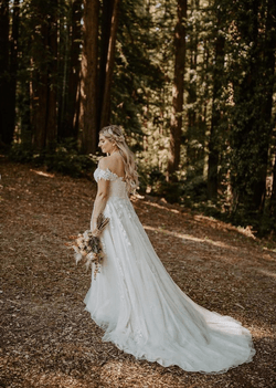 "hairstyling  service by BfabMobile - professional hair and glam makeup."