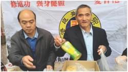 2014年1月23日台灣龐師兄參與，宵糞灣敬老賀新年，派福袋給長者