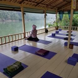 http://www.laosyogaretreats.com/about-us.html