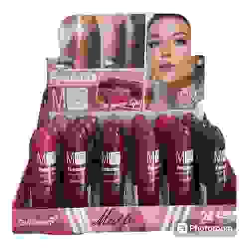 Lipstick matte.
