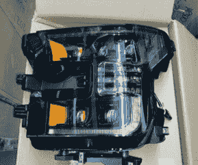 RAM 1500 CLASSIC SPOTLIGHTS