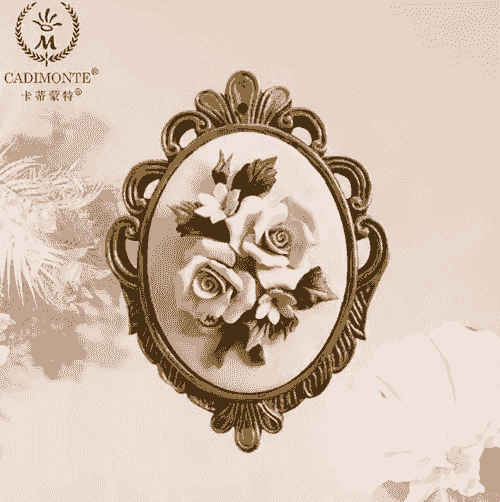 Beautiful Handmade Capodimonte Style Porcelain Flower Bouquet in Oval Frame Wall