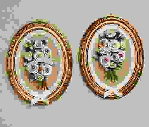 Paire of Beautiful Handmade Capodimonte Style Porcelain Flower Bouquet in Oval Frame Wall