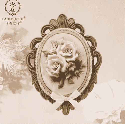 Beautiful Handmade Capodimonte Style Porcelain Flower Bouquet in Oval Frame Wall