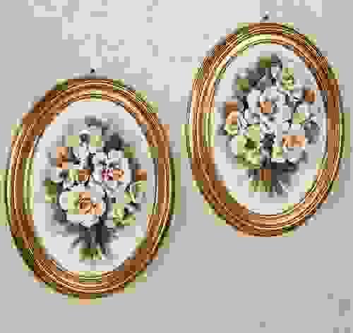Paire of Beautiful Handmade Capodimonte Style Porcelain Flower Bouquet in Oval Frame Wall