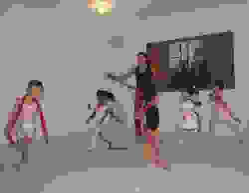 Kreativer Kindertanz – Kinder, lasst uns tanzen!