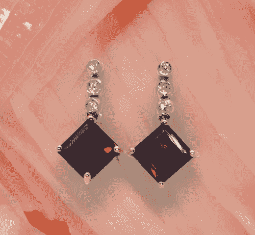 18ct Yellow Gold Garnet Earrings