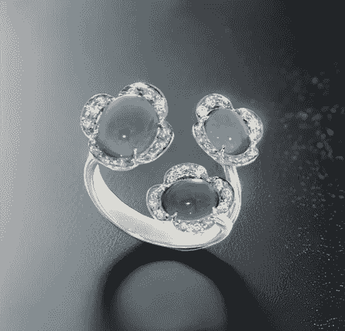 18ct White Gold Topaz Ring