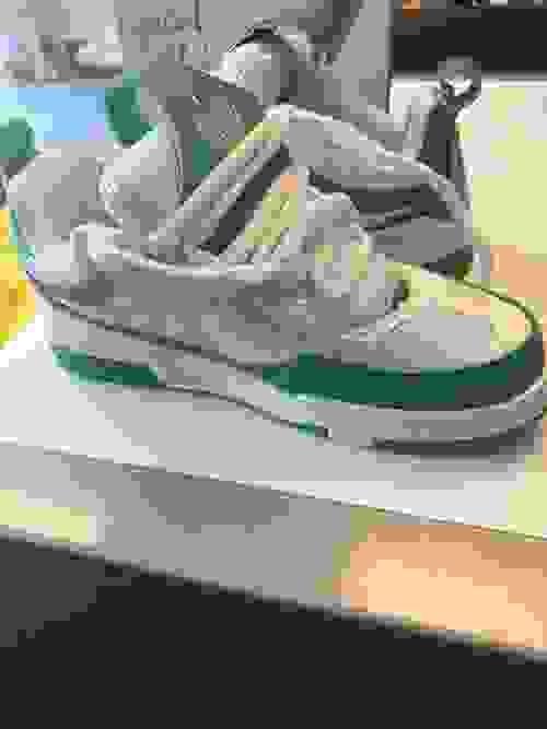  SHOES SNEAKERS LV